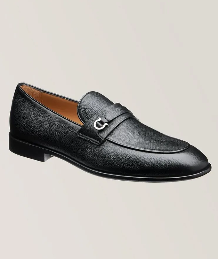 Desio Gancio Ornament Pebbled Leather Loafers
