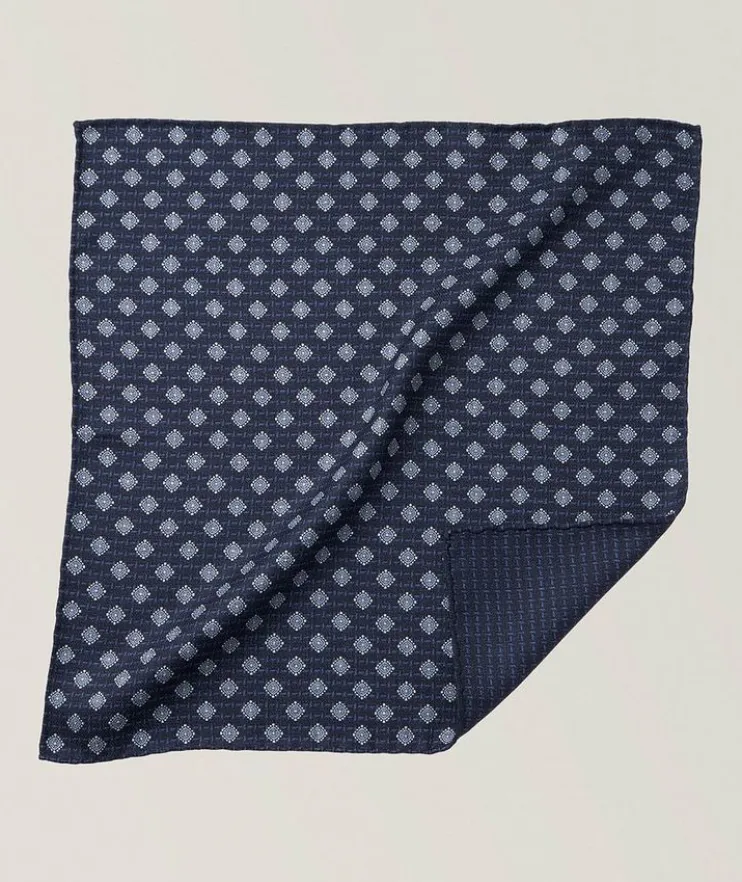 Reversible Medallion-Neat Pocket Square